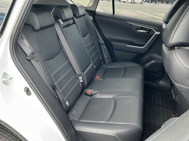 トヨタ ＲＡＶ４ G Zパッケージ 茨城県 2019(令1)年 6.6万km ホワイトパールクリスタルシャイン 9インチ純正SDナビ(Bluetooth/バックカメラ フルセグTV)/ETC/クルーズコントロール/横滑り防止装置/コーナーセンサー/レーンキープアシスト/盗難防止装置/ダウンヒルアシスト/オートマチックハイビーム/カーテンエアバッグ/ドライブレコーダー前後/LEDオートライト/レザーシート/パワーシート/シートヒーター/純正19インチアルミホイール/冷房AAC/スマートキー/スペアキー/純正フロアマット