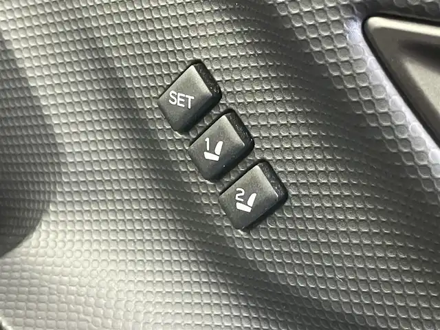 スバル フォレスター STIスポーツ 埼玉県 2022(令4)年 1.7万km マグネタイトグレーメタリック 純正ナビ　バックカメラ　サイドカメラ　フロントカメラ　黒レザー　レーダークルーズ　アイサイト　ＥＴＣ　ドラレコ　デジタルインナーミラー　シートヒーター　メモリシート　ステアリングヒーター　地デジＴＶ