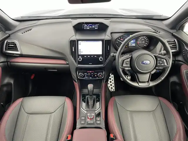 スバル フォレスター STIスポーツ 埼玉県 2022(令4)年 1.7万km マグネタイトグレーメタリック 純正ナビ　バックカメラ　サイドカメラ　フロントカメラ　黒レザー　レーダークルーズ　アイサイト　ＥＴＣ　ドラレコ　デジタルインナーミラー　シートヒーター　メモリシート　ステアリングヒーター　地デジＴＶ