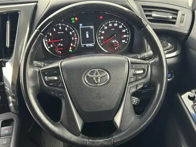 トヨタ アルファード S Cパッケージ 熊本県 2018(平30)年 4.3万km ブラック 純正10インチナビNSZN-Z68T(Bluetooth/フルセグTV/DVD)/両側パワースライドドア/ビルトインETC2.0/純正フリップダウンモニター/純正前方ドライブレコーダー/レーダークルーズコントロール/前席シートエアコン/ヒーター/前席パワーシート/電動オットマン/キャプテンシート/シートメモリ/ステアリングヒーター/電動リアゲート/オットマン/バックカメラ/純正フロアマット/社外20インチAW/前後コーナーセンサー/横滑り防止装置/盗難防止装置/LEDオートヘッドライト/フォグランプ/衝突軽減システム/カーテンエアバッグ/ABS