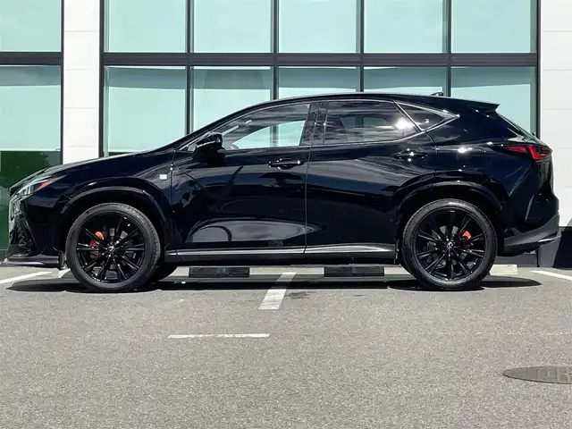 レクサス ＮＸ 350h Fスポーツ 和歌山県 2023(令5)年 2.9万km ブラック 純正14インチナビ/全方位カメラ/フルセグTV/衝突軽減ブレーキ/レーダークルコン/ブラインドスポットモニター/前後コーナーセンサー/オートライト/サンルーフ/デジタルインナーミラー/ビルトインETC2.0/ヘッドアップディスプレイ/オレンジキャリパー/置くだけ充電器/シートヒーター/シートベンチレーション/パワーシート/シートメモリー/ステアリングヒーター/ステアリングリモコン/パドルシフト