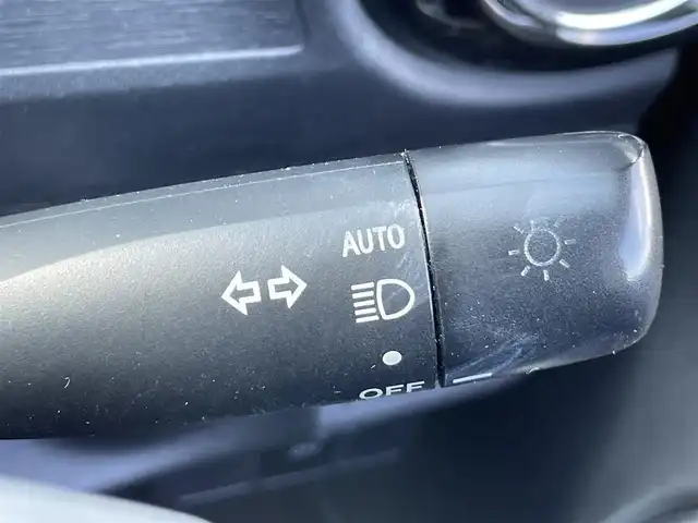 トヨタ アクア X－URBAN 香川県 2015(平27)年 7.6万km ライムホワイトパールクリスタルシャイン 純正7型ＳＤナビ（NSZT-W64）/・フルセグTV/・Bluetooth/・CD/バックカメラ/純正１６インチアルミホイール/ビルトインETC/純正ＬＥＤヘッドライト/スマートキー/プッシュスタート/ステアリングスイッチ/ハーフレザー/純正フロアマット/純正ドアバイザー/前ドライブレコーダー/２トーンカラー/Wエアバッグ