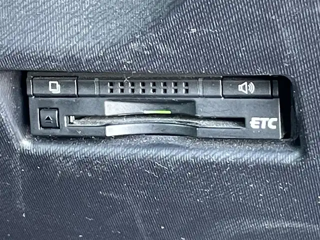 トヨタ アクア X－URBAN 香川県 2015(平27)年 7.6万km ライムホワイトパールクリスタルシャイン 純正7型ＳＤナビ（NSZT-W64）/・フルセグTV/・Bluetooth/・CD/バックカメラ/純正１６インチアルミホイール/ビルトインETC/純正ＬＥＤヘッドライト/スマートキー/プッシュスタート/ステアリングスイッチ/ハーフレザー/純正フロアマット/純正ドアバイザー/前ドライブレコーダー/２トーンカラー/Wエアバッグ