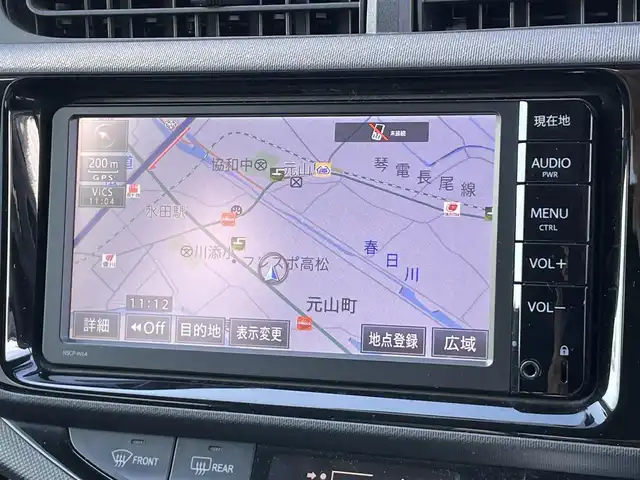 トヨタ アクア X－URBAN 香川県 2015(平27)年 7.6万km ライムホワイトパールクリスタルシャイン 純正7型ＳＤナビ（NSZT-W64）/・フルセグTV/・Bluetooth/・CD/バックカメラ/純正１６インチアルミホイール/ビルトインETC/純正ＬＥＤヘッドライト/スマートキー/プッシュスタート/ステアリングスイッチ/ハーフレザー/純正フロアマット/純正ドアバイザー/前ドライブレコーダー/２トーンカラー/Wエアバッグ