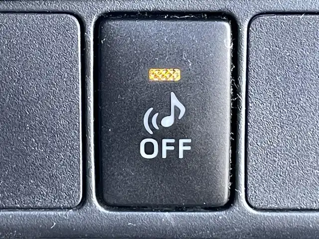 トヨタ アクア X－URBAN 香川県 2015(平27)年 7.6万km ライムホワイトパールクリスタルシャイン 純正7型ＳＤナビ（NSZT-W64）/・フルセグTV/・Bluetooth/・CD/バックカメラ/純正１６インチアルミホイール/ビルトインETC/純正ＬＥＤヘッドライト/スマートキー/プッシュスタート/ステアリングスイッチ/ハーフレザー/純正フロアマット/純正ドアバイザー/前ドライブレコーダー/２トーンカラー/Wエアバッグ