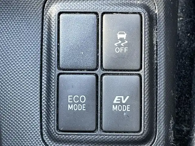 トヨタ アクア X－URBAN 香川県 2015(平27)年 7.6万km ライムホワイトパールクリスタルシャイン 純正7型ＳＤナビ（NSZT-W64）/・フルセグTV/・Bluetooth/・CD/バックカメラ/純正１６インチアルミホイール/ビルトインETC/純正ＬＥＤヘッドライト/スマートキー/プッシュスタート/ステアリングスイッチ/ハーフレザー/純正フロアマット/純正ドアバイザー/前ドライブレコーダー/２トーンカラー/Wエアバッグ