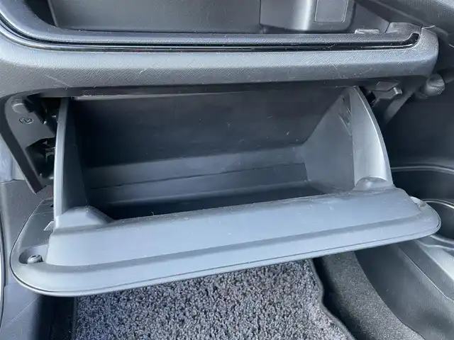 トヨタ アクア X－URBAN 香川県 2015(平27)年 7.6万km ライムホワイトパールクリスタルシャイン 純正7型ＳＤナビ（NSZT-W64）/・フルセグTV/・Bluetooth/・CD/バックカメラ/純正１６インチアルミホイール/ビルトインETC/純正ＬＥＤヘッドライト/スマートキー/プッシュスタート/ステアリングスイッチ/ハーフレザー/純正フロアマット/純正ドアバイザー/前ドライブレコーダー/２トーンカラー/Wエアバッグ