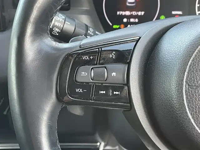 ホンダ ヴェゼル ハイブリッド e:HEV Z 山形県 2022(令4)年 3.7万km プラチナホワイトパール ホンダセンシング/純正メモリナビ/　　【BT　フルセグ　USB】/全周囲カメラ/電動リアゲート/レーダークルーズコントロール/LEDオートライト/ハーフレザーシート/シートヒーター/純正18インチアルミホイール/ブラインドスポットモニター/ダウンヒルアシストコントロール/ステアリングヒーター/ステアリングスイッチ/パドルシフト/ドライブレコーダー/スマートキー×2/ETC2.0