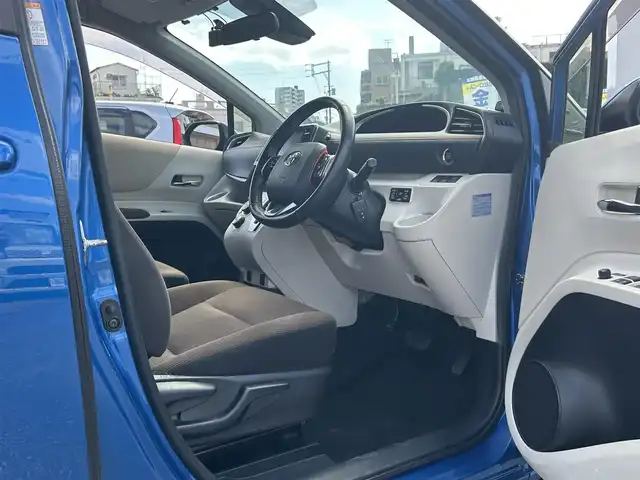 トヨタ シエンタ G 沖縄県 2016(平28)年 6.9万km コバルトブルーメタリック (株)IDOMが運営する【じしゃロンコザ店】の自社ローン専用車両になりますこちらは現金またはオートローンご利用時の価格です。自社ローンご希望の方は別途その旨お申付け下さい/純正ナビ/フルセグＴＶ　/ＥＴＣ　　/バックカメラ　/ドライブレコーダー前後　/衝突被害軽減ブレーキ　/両側パワースライドドア　/アイドリングストップ　/プッシュスタート/スマートキー/オートライト