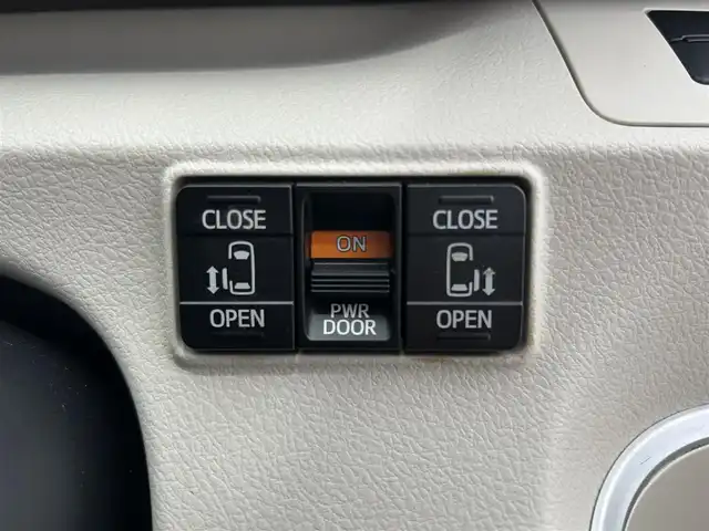 トヨタ シエンタ G 沖縄県 2016(平28)年 6.9万km コバルトブルーメタリック (株)IDOMが運営する【じしゃロンコザ店】の自社ローン専用車両になりますこちらは現金またはオートローンご利用時の価格です。自社ローンご希望の方は別途その旨お申付け下さい/純正ナビ/フルセグＴＶ　/ＥＴＣ　　/バックカメラ　/ドライブレコーダー前後　/衝突被害軽減ブレーキ　/両側パワースライドドア　/アイドリングストップ　/プッシュスタート/スマートキー/オートライト