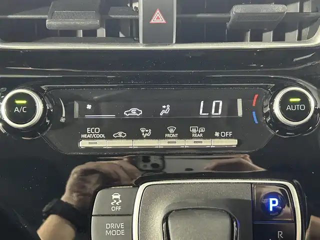 トヨタ アクア X 佐賀県 2022(令4)年 6万km クリアベージュメタリック 純正ナビコネクト付き7インチディスプレイオーディオ/Bluetooth/AM/FM/バックカメラ/ビルトインETC/トヨタセーフティーセンス/レーンキープアシスト/ロードサインアシスト/レーダークルーズコントロール/社外フロアマット