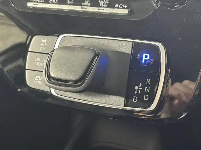 トヨタ アクア X 佐賀県 2022(令4)年 6万km クリアベージュメタリック 純正ナビコネクト付き7インチディスプレイオーディオ/Bluetooth/AM/FM/バックカメラ/ビルトインETC/トヨタセーフティーセンス/レーンキープアシスト/ロードサインアシスト/レーダークルーズコントロール/社外フロアマット