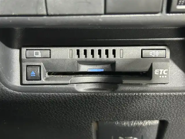 トヨタ アクア X 佐賀県 2022(令4)年 6万km クリアベージュメタリック 純正ナビコネクト付き7インチディスプレイオーディオ/Bluetooth/AM/FM/バックカメラ/ビルトインETC/トヨタセーフティーセンス/レーンキープアシスト/ロードサインアシスト/レーダークルーズコントロール/社外フロアマット