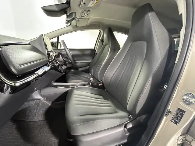 トヨタ アクア X 佐賀県 2022(令4)年 6万km クリアベージュメタリック 純正ナビコネクト付き7インチディスプレイオーディオ/Bluetooth/AM/FM/バックカメラ/ビルトインETC/トヨタセーフティーセンス/レーンキープアシスト/ロードサインアシスト/レーダークルーズコントロール/社外フロアマット