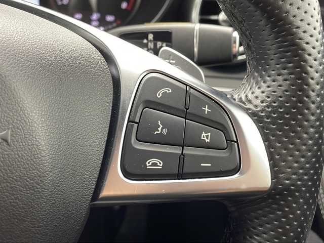 メルセデス・ベンツ Ｃ１８０ アバンギャルド AMGライン 沖縄県 2015(平27)年 5.7万km イリジウムシルバー 純正ナビ　/　(フルセグTV Bluetooth CD　DVD)/バックカメラ　/前席パワーシート　/前席シートヒーター　/パドルシフト　/クルーズコントロール　/ＬＥＤヘッドライト　/プッシュスタート　/スマートキー　/ＥＴＣ　/ＵＳＢ