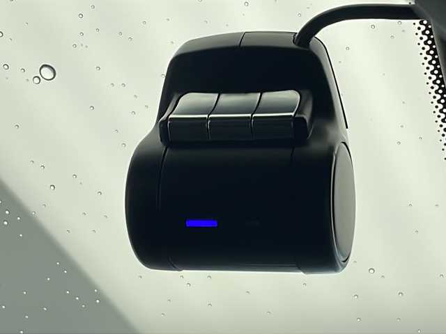 メルセデス・ベンツ Ｃ１８０ アバンギャルド AMGライン 沖縄県 2015(平27)年 5.7万km イリジウムシルバー 純正ナビ　/　(フルセグTV Bluetooth CD　DVD)/バックカメラ　/前席パワーシート　/前席シートヒーター　/パドルシフト　/クルーズコントロール　/ＬＥＤヘッドライト　/プッシュスタート　/スマートキー　/ＥＴＣ　/ＵＳＢ