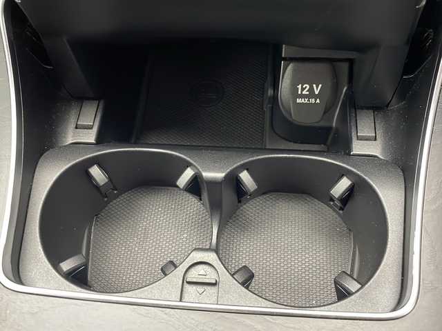 メルセデス・ベンツ Ｃ１８０ アバンギャルド AMGライン 沖縄県 2015(平27)年 5.7万km イリジウムシルバー 純正ナビ　/　(フルセグTV Bluetooth CD　DVD)/バックカメラ　/前席パワーシート　/前席シートヒーター　/パドルシフト　/クルーズコントロール　/ＬＥＤヘッドライト　/プッシュスタート　/スマートキー　/ＥＴＣ　/ＵＳＢ