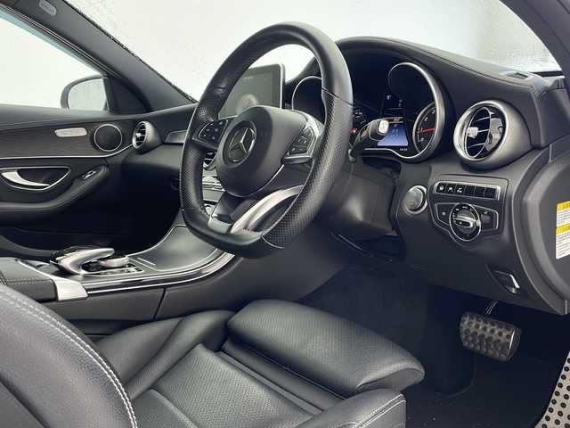 メルセデス・ベンツ Ｃ１８０ アバンギャルド AMGライン 沖縄県 2015(平27)年 5.7万km イリジウムシルバー 純正ナビ　/　(フルセグTV Bluetooth CD　DVD)/バックカメラ　/前席パワーシート　/前席シートヒーター　/パドルシフト　/クルーズコントロール　/ＬＥＤヘッドライト　/プッシュスタート　/スマートキー　/ＥＴＣ　/ＵＳＢ