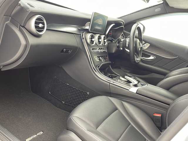 メルセデス・ベンツ Ｃ１８０ アバンギャルド AMGライン 沖縄県 2015(平27)年 5.7万km イリジウムシルバー 純正ナビ　/　(フルセグTV Bluetooth CD　DVD)/バックカメラ　/前席パワーシート　/前席シートヒーター　/パドルシフト　/クルーズコントロール　/ＬＥＤヘッドライト　/プッシュスタート　/スマートキー　/ＥＴＣ　/ＵＳＢ