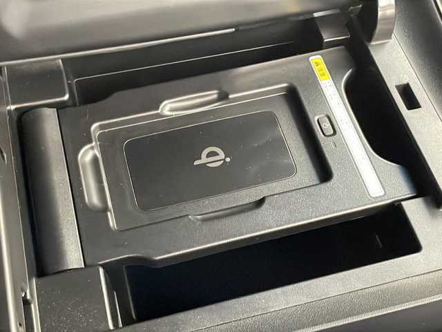 トヨタ アルファードハイブリット エグゼクティブ ラウンジ S 千葉県 2020(令2)年 3.1万km スパークリングブラックパールクリスタルシャイン 純正10インチナビ/　CD/DVD/Bluetooth/フルセグTV/　Apple car play/Android Auto/純正フリップダウンモニター/JBLサウンド/トヨタセーフティセンス/レーダークルーズコントロール/レーンキープアシスト/衝突軽減ブレーキ/クリアランスソナー/全方位カメラ/ブラインドスポットモニター/パーキングアシスト/先行車発進警報/ロードサインアシスト/電動パーキング/オートホールド/オートハイビーム/レザーシート/パワーシート/シートヒーター/エアーシート（セカンドシートまで）/メモリーシート（運転席）/ステアリングヒーター/デジタルインナーミラー/ワイヤレス充電/AC100V充電/ビルトインETC２．０/前後ドラレコ/ナノイー/後席テーブル/ロールサンシェード/三眼ヘッドライト/フォグランプ/フロアマット/ドアバイザー