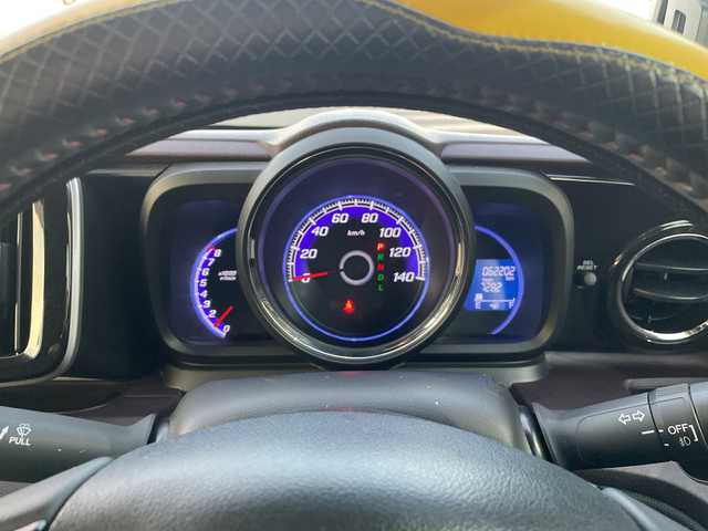 ホンダ Ｎ ＯＮＥ プレミアム Lパッケージ 茨城県 2014(平26)年 6.3万km プレミアムイエローパールⅡ 社外ナビ　/-BT/TV/AM/FM/バックカメラ　/ドライブレコーダー　/ＥＴＣ　/アイドリングストップ　/電動格納ミラー　/プッシュスタート　/純正１４インチアルミホイール　/純正フロアマット　/横滑り防止装置　/盗難防止装置　/冬タイヤ付き