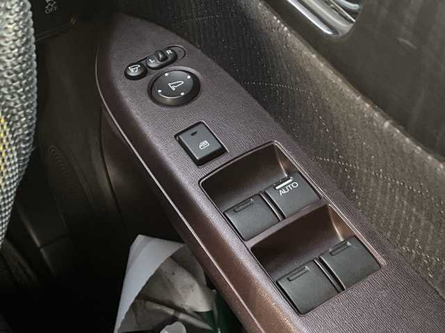 ホンダ Ｎ ＯＮＥ プレミアム Lパッケージ 茨城県 2014(平26)年 6.3万km プレミアムイエローパールⅡ 社外ナビ　/-BT/TV/AM/FM/バックカメラ　/ドライブレコーダー　/ＥＴＣ　/アイドリングストップ　/電動格納ミラー　/プッシュスタート　/純正１４インチアルミホイール　/純正フロアマット　/横滑り防止装置　/盗難防止装置　/冬タイヤ付き