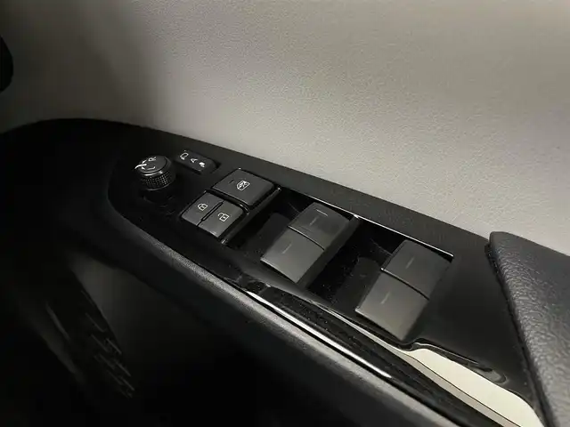 トヨタ プリウス Sツーリングセレクション 宮城県 2019(令1)年 5.2万km アティチュードブラックマイカ F.S.Rエアロ/ＲＳＲダウンサス/１９インチアルミホイール/純正ナビ/フルセグTV/Bluetooth/CD/DVD/バックモニター/ＥＴＣ/シートヒーター/アダプティブクルーズコントロール/クリアランスソナー/合皮シート/トヨタセーフティセンス/ＬＥＤヘッドランプ/フォグランプ/禁煙車