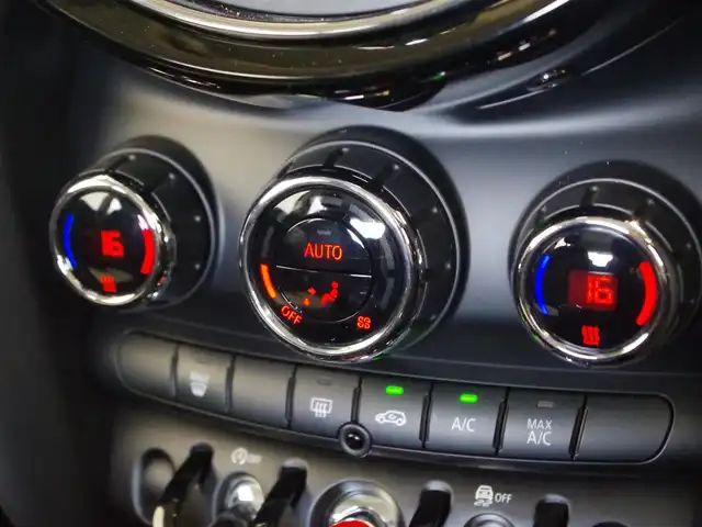 ＭＩＮＩ ミニ クーパー 岐阜県 2019(平31)年 3.1万km ペッパー・ホワイト 純正ナビ/Bluetooth/衝突軽減ブレーキ/LEDヘッドライト/ETC
