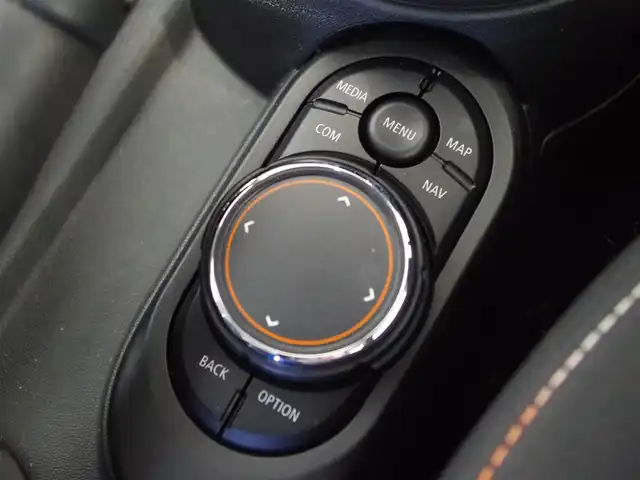 ＭＩＮＩ ミニ クーパー 岐阜県 2019(平31)年 3.1万km ペッパー・ホワイト 純正ナビ/Bluetooth/衝突軽減ブレーキ/LEDヘッドライト/ETC
