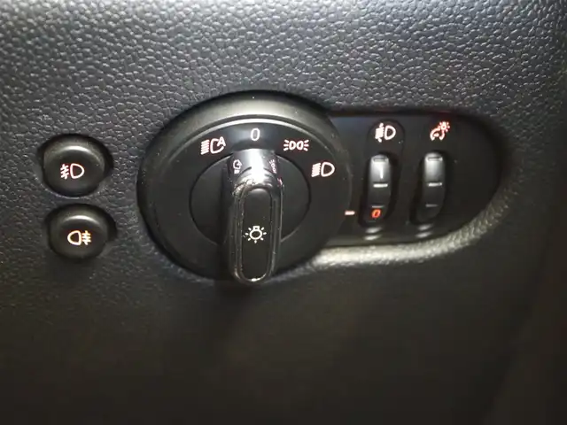 ＭＩＮＩ ミニ クーパー 岐阜県 2019(平31)年 3.1万km ペッパー・ホワイト 純正ナビ/Bluetooth/衝突軽減ブレーキ/LEDヘッドライト/ETC