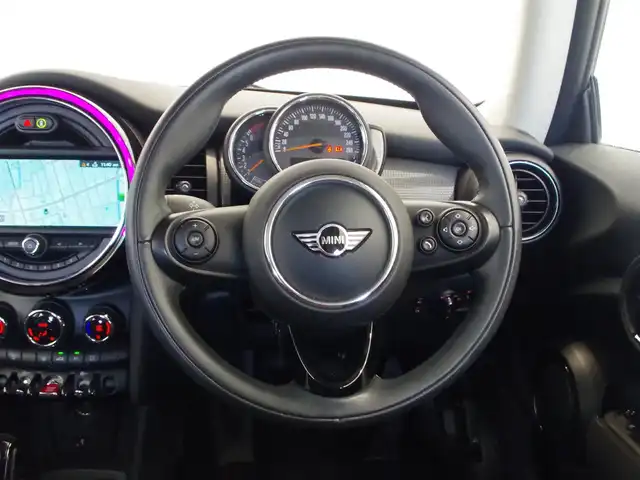 ＭＩＮＩ ミニ クーパー 岐阜県 2019(平31)年 3.1万km ペッパー・ホワイト 純正ナビ/Bluetooth/衝突軽減ブレーキ/LEDヘッドライト/ETC