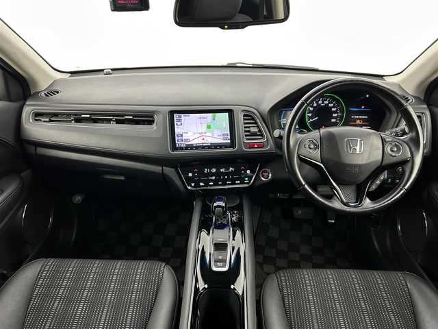 ホンダ ヴェゼル ハイブリッド Z 兵庫県 2015(平27)年 5万km ホワイトオーキッドパール 純正８型ナビ（ＢＴ，フルセグＴＶ）　/バックカメラ　/ＥＴＣ　/前後ドラレコ　/クルーズコントロール　/シティブレーキアクティブシステム/パドルシフト　/ハーフレザー　/シートヒーター　/純正１７インチアルミホイール