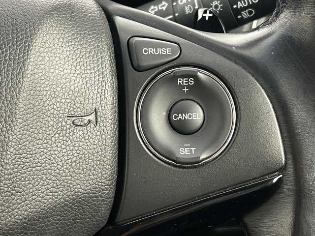 ホンダ ヴェゼル ハイブリッド Z 兵庫県 2015(平27)年 5万km ホワイトオーキッドパール 純正８型ナビ（ＢＴ，フルセグＴＶ）　/バックカメラ　/ＥＴＣ　/前後ドラレコ　/クルーズコントロール　/シティブレーキアクティブシステム/パドルシフト　/ハーフレザー　/シートヒーター　/純正１７インチアルミホイール