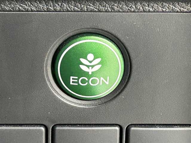 ホンダ ヴェゼル ハイブリッド Z 兵庫県 2015(平27)年 5万km ホワイトオーキッドパール 純正８型ナビ（ＢＴ，フルセグＴＶ）　/バックカメラ　/ＥＴＣ　/前後ドラレコ　/クルーズコントロール　/シティブレーキアクティブシステム/パドルシフト　/ハーフレザー　/シートヒーター　/純正１７インチアルミホイール