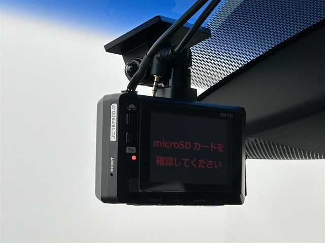 ホンダ ヴェゼル ハイブリッド Z 兵庫県 2015(平27)年 5万km ホワイトオーキッドパール 純正８型ナビ（ＢＴ，フルセグＴＶ）　/バックカメラ　/ＥＴＣ　/前後ドラレコ　/クルーズコントロール　/シティブレーキアクティブシステム/パドルシフト　/ハーフレザー　/シートヒーター　/純正１７インチアルミホイール