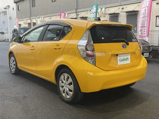 トヨタ アクア S 愛知県 2012(平24)年 4.8万km イエロー 純正メモリナビ〈NSCP-W62〉/・CD／Bluetooth／地デジTV/オートエアコン/前後ドライブレコーダー〈Y5〉/ETC/電動格納ミラー/純正フロアマット/リモコンキー