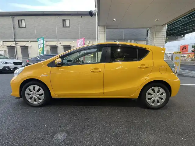 トヨタ アクア S 愛知県 2012(平24)年 4.8万km イエロー 純正メモリナビ〈NSCP-W62〉/・CD／Bluetooth／地デジTV/オートエアコン/前後ドライブレコーダー〈Y5〉/ETC/電動格納ミラー/純正フロアマット/リモコンキー