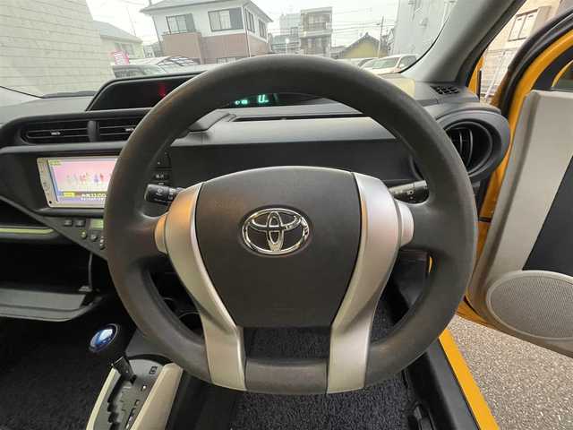 トヨタ アクア S 愛知県 2012(平24)年 4.8万km イエロー 純正メモリナビ〈NSCP-W62〉/・CD／Bluetooth／地デジTV/オートエアコン/前後ドライブレコーダー〈Y5〉/ETC/電動格納ミラー/純正フロアマット/リモコンキー