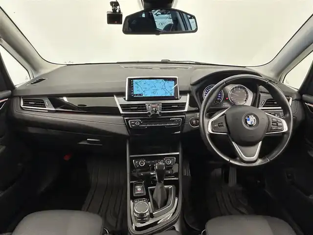 ＢＭＷ ２１８ｄ 岡山県 2018(平30)年 3.6万km グレイシャーシルバー コンフォートＰＫＧ　/パワーテールゲート　/フットオープナー　/純正ＨＤＤナビ　/スピードリミッター　/ミラー一体型ＥＴＣ　/バックカメラ　/ＬＥＤライト　/オートライト　/オートワイパー　/純正オールウェザーマット/コネクテッドドライブ/フロント＆リアフォグライト/SOSコール/パーキングベンチレーション/アンビエントライト/エコプロA/C/セーリング