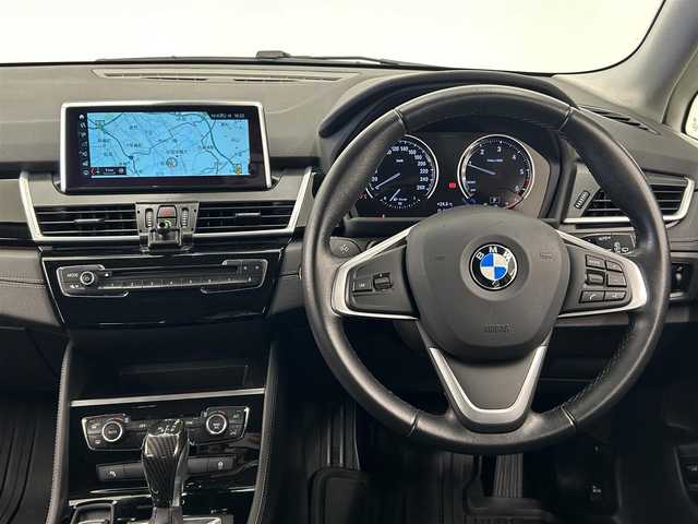 ＢＭＷ ２１８ｄ 岡山県 2018(平30)年 3.6万km グレイシャーシルバー コンフォートＰＫＧ　/パワーテールゲート　/フットオープナー　/純正ＨＤＤナビ　/スピードリミッター　/ミラー一体型ＥＴＣ　/バックカメラ　/ＬＥＤライト　/オートライト　/オートワイパー　/純正オールウェザーマット/コネクテッドドライブ/フロント＆リアフォグライト/SOSコール/パーキングベンチレーション/アンビエントライト/エコプロA/C/セーリング