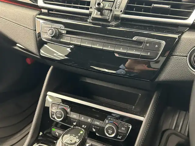 ＢＭＷ ２１８ｄ 岡山県 2018(平30)年 3.6万km グレイシャーシルバー コンフォートＰＫＧ　/パワーテールゲート　/フットオープナー　/純正ＨＤＤナビ　/スピードリミッター　/ミラー一体型ＥＴＣ　/バックカメラ　/ＬＥＤライト　/オートライト　/オートワイパー　/純正オールウェザーマット/コネクテッドドライブ/フロント＆リアフォグライト/SOSコール/パーキングベンチレーション/アンビエントライト/エコプロA/C/セーリング