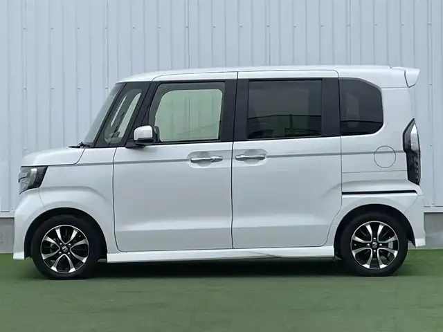 ホンダ Ｎ ＢＯＸ カスタム G L ホンダセンシング 香川県 2020(令2)年 3.2万km プラチナホワイトパール 登録時走行距離：31501km/ディーラー純正ナビ/　CD DVD BT　フルセグTV/バックカメラ/左側パワースライドドア/衝突被害軽減/レーンキープアシスト/レーダークルーズコントロール/LEDヘッドライト/オートライト/フォグランプ/横滑り防止装置/ビルトインETC/ベンチシート/シートヒーター/ロールサンシェード/ISOFIX/プッシュスタート/スマートキー/スペアキー