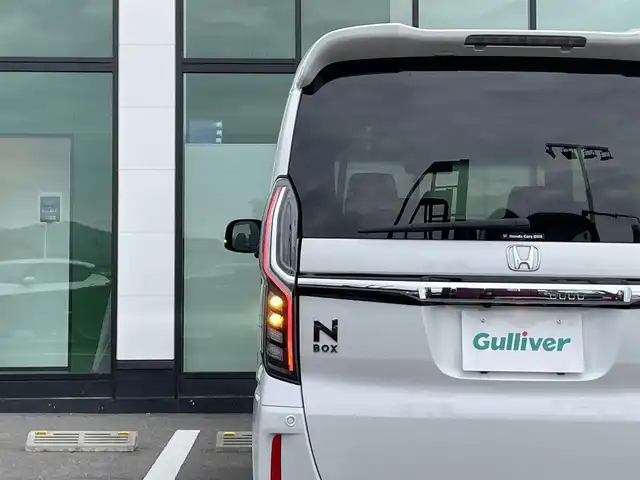 ホンダ Ｎ ＢＯＸ カスタム G L ホンダセンシング 香川県 2020(令2)年 3.2万km プラチナホワイトパール 登録時走行距離：31501km/ディーラー純正ナビ/　CD DVD BT　フルセグTV/バックカメラ/左側パワースライドドア/衝突被害軽減/レーンキープアシスト/レーダークルーズコントロール/LEDヘッドライト/オートライト/フォグランプ/横滑り防止装置/ビルトインETC/ベンチシート/シートヒーター/ロールサンシェード/ISOFIX/プッシュスタート/スマートキー/スペアキー