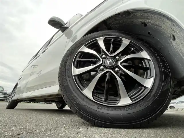 ホンダ Ｎ ＢＯＸ カスタム G L ホンダセンシング 香川県 2020(令2)年 3.2万km プラチナホワイトパール 登録時走行距離：31501km/ディーラー純正ナビ/　CD DVD BT　フルセグTV/バックカメラ/左側パワースライドドア/衝突被害軽減/レーンキープアシスト/レーダークルーズコントロール/LEDヘッドライト/オートライト/フォグランプ/横滑り防止装置/ビルトインETC/ベンチシート/シートヒーター/ロールサンシェード/ISOFIX/プッシュスタート/スマートキー/スペアキー