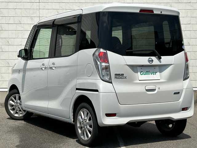 日産 デイズ ルークス X Vセレクション 新潟県 2016(平28)年 8.2万km ホワイトパール 社外ナビ【フルセグTV】/全方位カメラ/アイドリングストップ/衝突軽減/ETC/両側パワースライドドア/純正アルミホイール/純正フロアマット/横滑り防止装置/D席シートヒーター/プッシュスタート/スマートキー