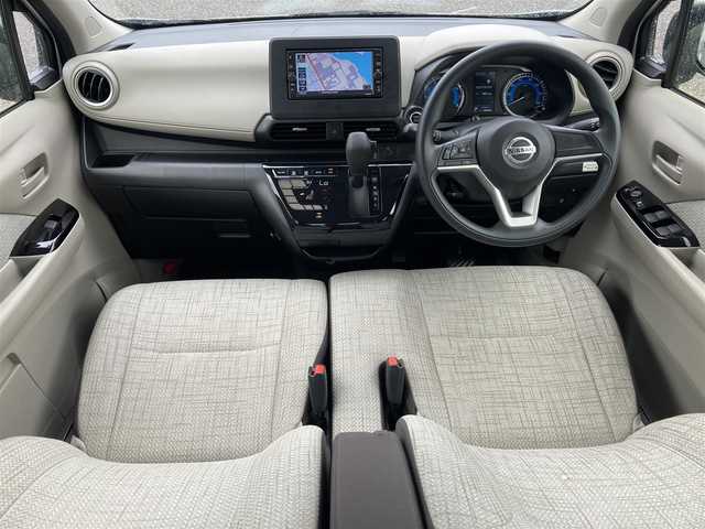 日産 デイズ X 島根県 2021(令3)年 4.1万km スターリングシルバーM ディーラーOPメモリナビ (CD/BT/フルセグ)/バックカメラ/ETC/エマージェンシーブレーキ/車線逸脱警告/前方ドライブレコーダー/電動格納ミラー/オートライト/アイドリングストップ/純正フロアマット
