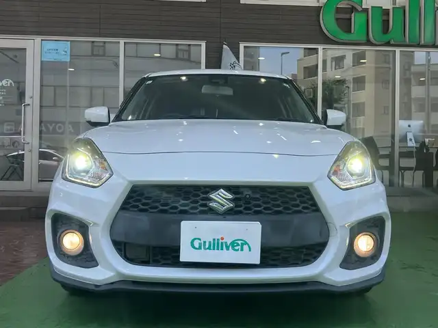 スズキ スイフト スポーツ セーフティPKG 神奈川県 2019(令1)年 2.1万km ピュアホワイトP アダクティブクルーズコントロール/全方位カメラ/純正OPナビ/フルセグTV/バックカメラ/Bluetooth接続可/DVD再生可/レーダークルコン/純正17インチAW/D席シートヒーター/ビルトインETC/LEDヘッドライト/AUTOライト/スマートキー×2