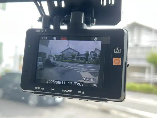 ダイハツ タント X SA 京都府 2015(平27)年 4.4万km ファイアークォーツレッドM  4WD/ スマートアシスト/ 左パワースライドドア/ エコアイドル/ 横滑り防止機能/ 純正7インチSDナビ/・　バックカメラ/・　ワンセグ/CD/・　SD録音/ 前後ドライブレコーダー/ ステアリモコン/ 純正フロアマット/ ドアバイザー/ スマートキー/ プッシュスタート/ 新車時保証書/ 車両取説