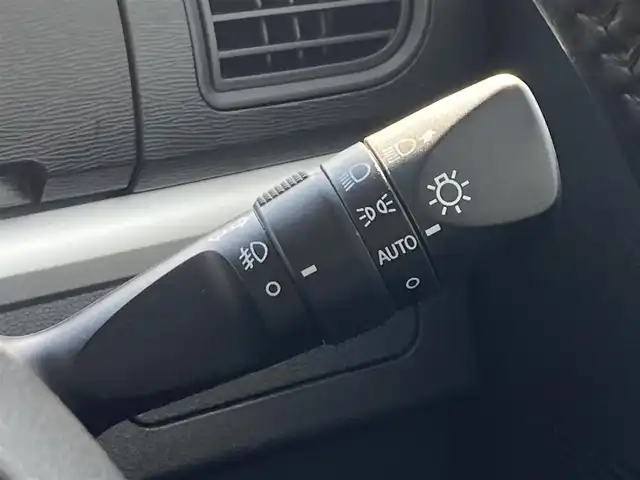 ダイハツ タント カスタムRS トップED LTD SAⅢ 静岡県 2018(平30)年 9.2万km ブライトシルバーメタリック (株)IDOMが運営する【じしゃロン焼津店】の自社ローン専用車両になります。こちらは現金またはオートローンご利用時の価格です。自社ローンご希望の方は別途その旨お申付け下さい /純正ＳＤナビ/（フルセグＴＶ/Ｂｌｕｅｔｏｏｔｈ接続/ＣＤ/ＤＶＤ）/両側パワースライドドア/スマートアシスト３/バックカメラ/３６０°カメラ/運転席シートヒーター/ＬＥＤヘッドライト/オートライト/オートハイビーム