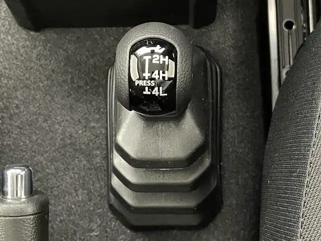 スズキ ジムニー XC 愛知県 2025(令7)年 0.1千km ミディアムグレー 届出済未使用車　禁煙車　リアパーキングセンサー　デュアルセンサーブレーキ　ヘッドライトウォッシャー　ミラーヒーター　電動格納ミラー　ＬＥＤライト　フォグランプ　衝突軽減　ターボ車　逸脱警報　背面タイヤ　アイドリングストップ ダウンヒルアシストコントロール